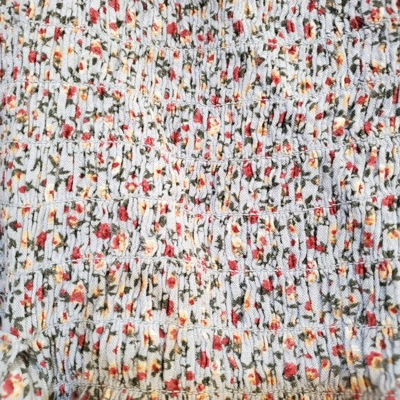 American Eagle Floral Blue Crop Top - Picture 3 of 8